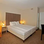 Hotel Sleeep 4*
