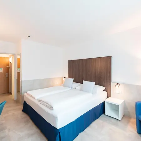 Отель Sleeep 4*