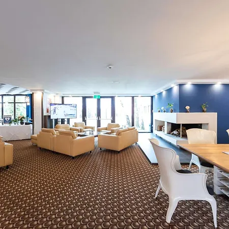 Western Smart 4*
