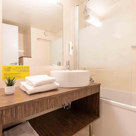 Sleeep Hotel Voesendorf