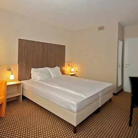 Hotel Western Smart 4*